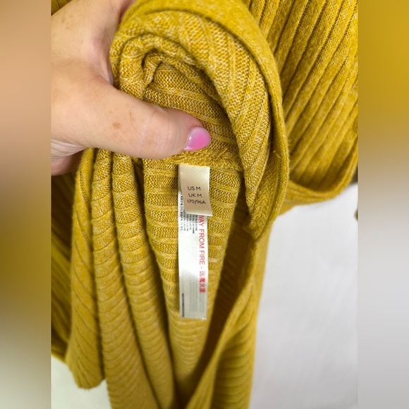 Anthropologie Saturday Sunday Mariah Ribbed Midi Knit Dress Yellow size Medium - Picture 6 of 10